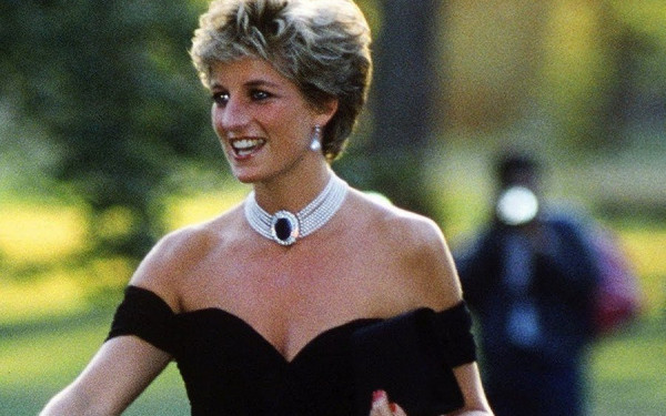Φόρεμα της πριγκίπισσας Νταϊάνα σε δημοπρασία - Οι εκτιμήσεις για το ποσό πώλησής του