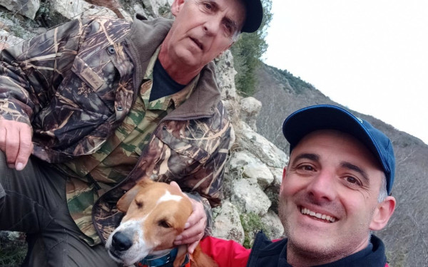 Έβρος: Διασώστες έσωσαν σκυλάκι που έπεσε σε γκρεμό (φωτ.)