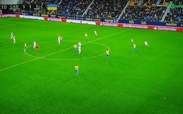 Διαιτητής στην Ισπανία αναγκάστηκε να ζητήσει συγγνώμη για γκολ που μέτρησε (βίντεο)