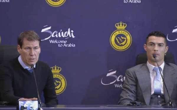 Ειρωνικός Ζουνίνιο για τον νέο προπονητή του Ρονάλντο: «Θα του σερβίρει ακόμα και πρωινό» (βίντεο)