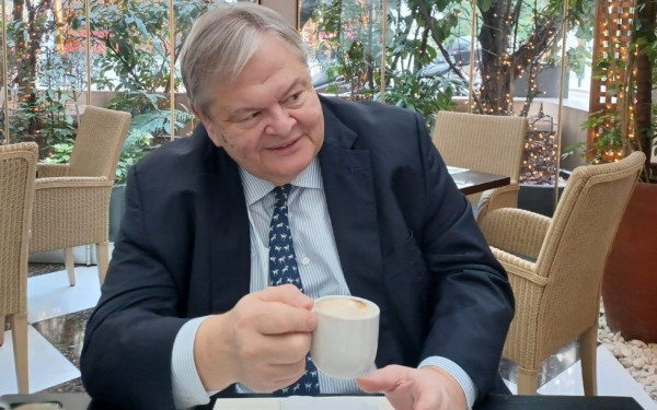 Πρωινός καφές με τον Ευάγγελο Βενιζέλο