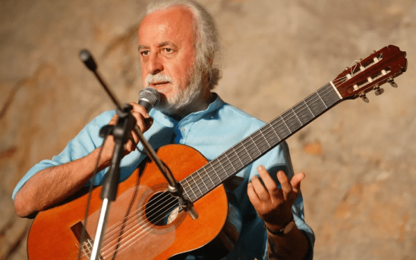 Σκοτώθηκε ο Νότης Μαυρουδής στο σπίτι του στο Πήλιο