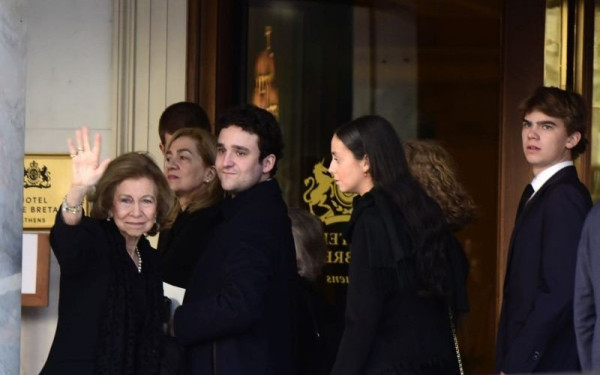 Κηδεία τέως βασιλιά Κωνσταντίνου: Αποχωρούν τα μέλη των βασιλικών οικογενειών - Σε ισχύ τα μέτρα ασφαλείας (βίντεο)
