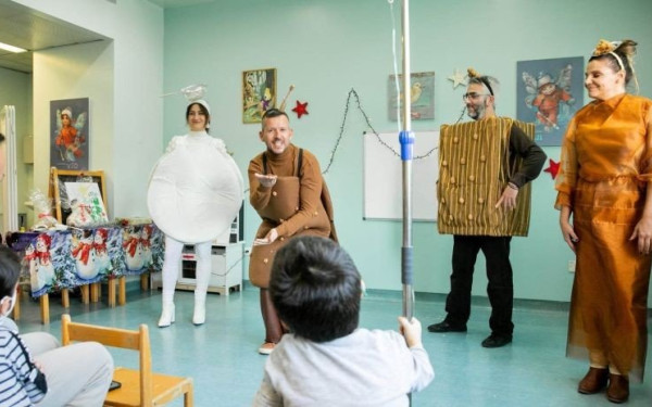  «Κουραμπιές και Μελομακάρονο» «ξιφομάχησαν» για τους μικρούς ασθενείς στο Νοσοκομείο Παπαγεωργίου