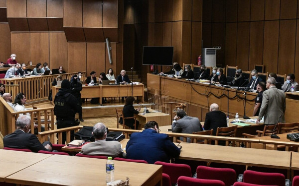 Δίκη Χρυσής Αυγής για δολοφονία Φύσσα: Άγνωστο πότε θα καταθέσει η σύντροφός του