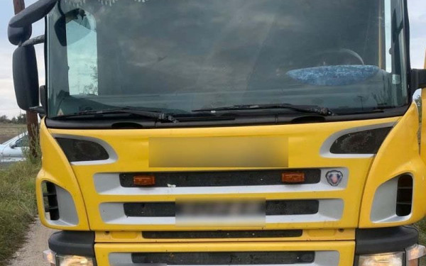 Θεσσαλονίκη: «Ξηλώθηκε» κύκλωμα διακίνησης μεταναστών μέσα σε κρύπτες φορτηγών - Επτά συλλήψεις (φωτ.)