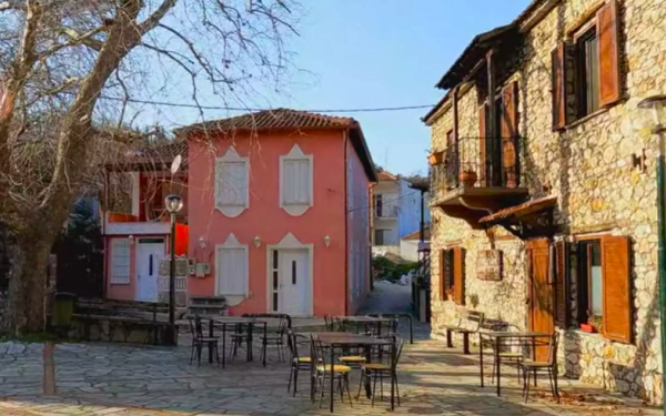 Ποιο είναι το χωριό στη Λάρισα με την πανοραμική θέα 