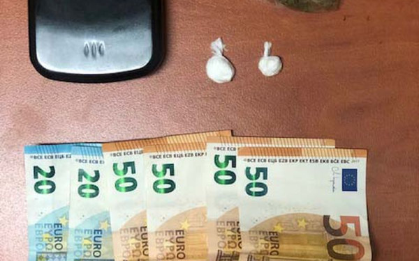 Τον έπιασαν με ποσότητες κάνναβης και κοκαΐνης στην Καλαμαριά