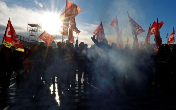 Γαλλία: Παραλύει ξανά η χώρα από την πανεθνική απεργία για το συνταξιοδοτικό