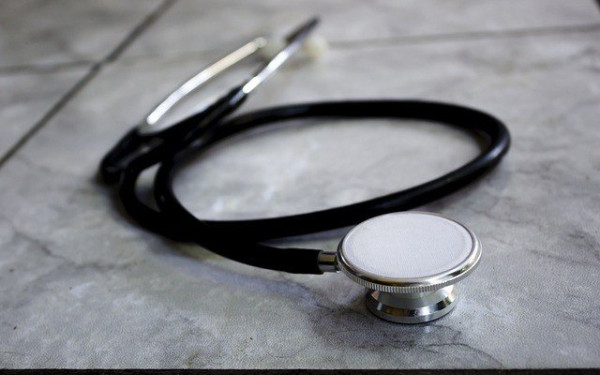 Ψευτογιατρός: Δεσμεύτηκαν οι τραπεζικοί λογαριασμοί του (βίντεο)