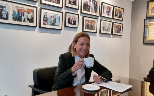 Πρωινός καφές με τη Ζωή Ψαρρά-Παπαγεωργίου