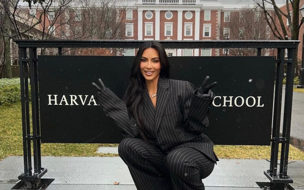 Η Κιμ Καρντάσιαν έδωσε διάλεξη στο Χάρβαρντ (βίντεο, φωτ.)