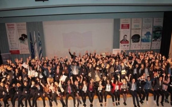 Εκπαιδευτήρια Μαντουλίδη: Οι μαθητές οραματίζονται το μέλλον της Ευρώπης