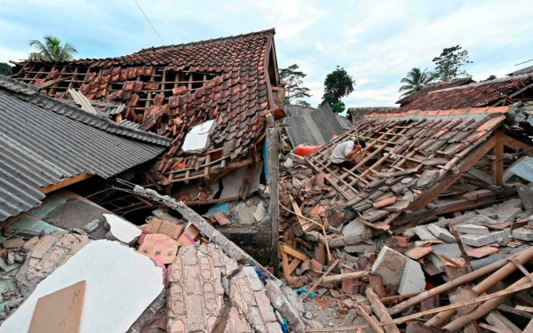 Σεισμός στη Τουρκία - Συγκλονιστικό βίντεο: Ο απεγκλωβισμός παιδιού από τα συντρίμμια