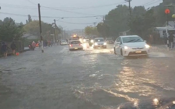 Καταρρακτώδεις βροχές και πλημμύρες στη Νέα Ζηλανδία: Πνίγηκε το Όκλαντ - Ματαιώθηκε η συναυλία του Έλτον Τζον