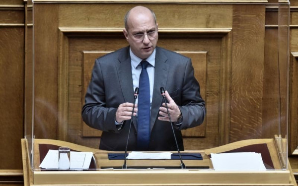 Πρόταση δυσπιστίας - Οικονόμου: Μάταιο, υποκριτικό και με ψέματα το έργο που σκηνοθετεί και ανεβάζει ο κ. Τσίπρας