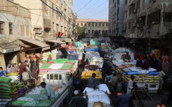 Πακιστάν: Στο σκοτάδι η μισή χώρα λόγω... βλάβης (βίντεο)