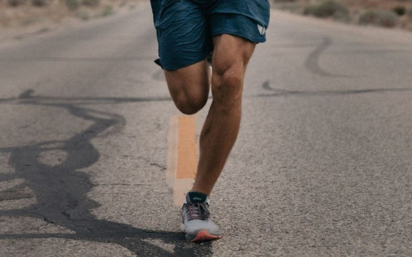 Δρομέας παρασύρθηκε και τραυματίστηκε από διερχόμενο ΙΧ