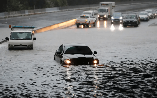 Εικόνες αποκάλυψης στη Νέα Ζηλανδία: 4 νεκροί και χιλιάδες πολίτες χωρίς ρεύμα και νερό (βίντεο)