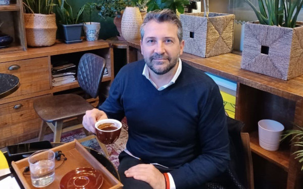 «Πρωινός καφές» με τον εθελοντή και ιδρυτή της «Kids Save lives» Αναστάση Στεφανάκη