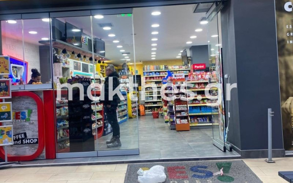 Νεάπολη: Λήστεψαν για 10η φορά κατάστημα ψιλικών - Άρπαξαν 1.300 ευρώ κι εξαφανίστηκαν (φωτ.)