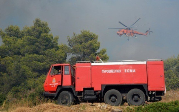 Φωτιά σε αγροτοδασική έκταση στην Άρτα - Στην μάχη και εναέριες δυνάμεις 