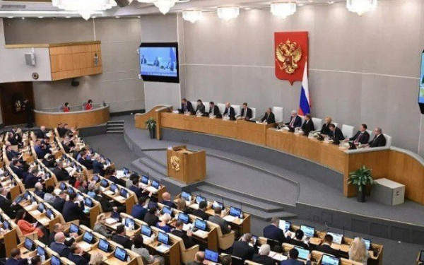 Ρωσία: Οι βουλευτές δεν θα δημοσιοποιούν πλέον τα εισοδήματά τους