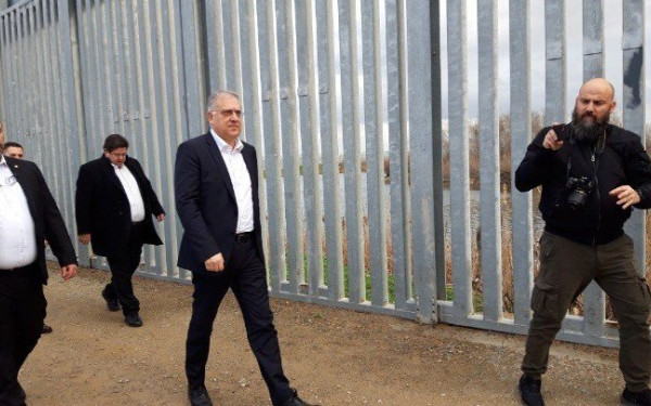 Θεοδωρικάκος: Αποτρέψαμε 260.000 παράνομους μετανάστες το 2022 να μπουν στη χώρα