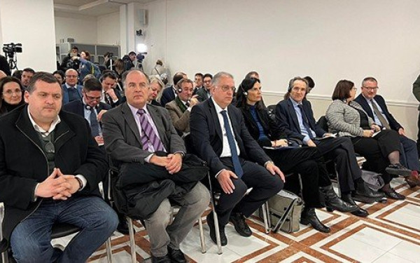 Αλεξανδρούπολη: Συνάντηση Θεοδωρικάκου με 27 πρέσβεις στον Έβρο (βίντεο)