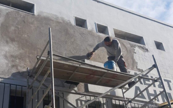 Θεσσαλονίκη: Εργασίες συντήρησης σε γήπεδα του δήμου Θέρμης (φωτ.)