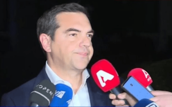 Σκληρό μπρα ντε φερ Τσίπρα - Μαξίμου και στη μέση μια πρόταση δυσπιστίας;