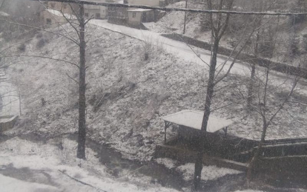 Χιόνια στα ορεινά της Ελλάδας - «Λευκές» εικόνες που μαγεύουν (φωτ.)