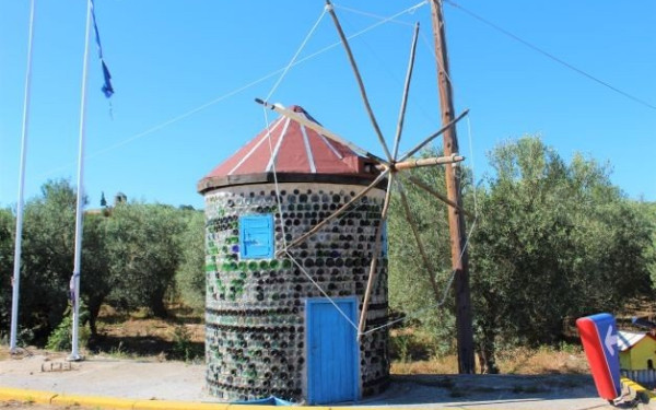 Χαλκιδική: Street Art στις επιχειρήσεις του Δήμου Πολυγύρου (φωτ.)