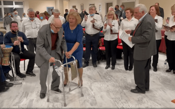 Αλεξανδρούπολη-Βίντεο: Ηλικιωμένος «ξανάνιωσε» με τα θρακιώτικα και χορεύει με «Πι»