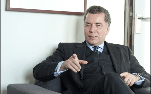 Δριμεία κριτική του ΕΛΚ στο «πράσινο» βιομηχανικό σχέδιο της Κομισιόν