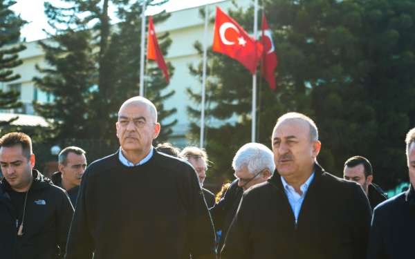 Συνομίλησαν τηλεφωνικά Δένδιας-Τσαβούσογλου