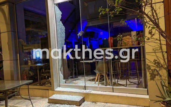 Διάρρηξη σε πρακτορείο ΟΠΑΠ στην Kάτω Τούμπα - Έσπασαν την τζαμαρία και μπήκαν (φωτ.)