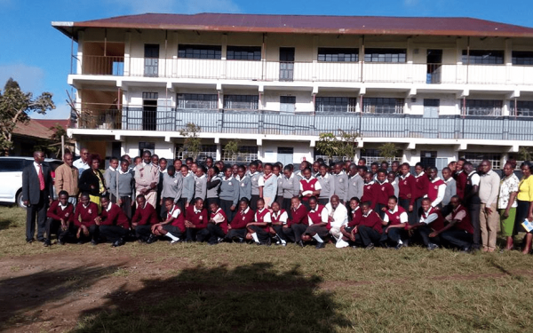 «Πέτρα-πέτρα» χτίστηκε από Έλληνες σχολείο στην Κένυα - Δείτε φωτογραφίες