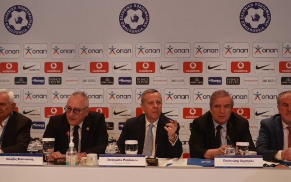 ΕΠΟ: Όλοι (πλην Ολυμπιακού) στο πλευρό των ομάδων της Super League 2