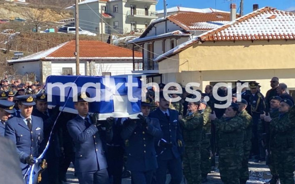 Με την ιαχή «Αθάνατος» το «τελευταίο αντίο» στον Σμηναγό Τσιτλακίδη (βίντεο, φωτ.)
