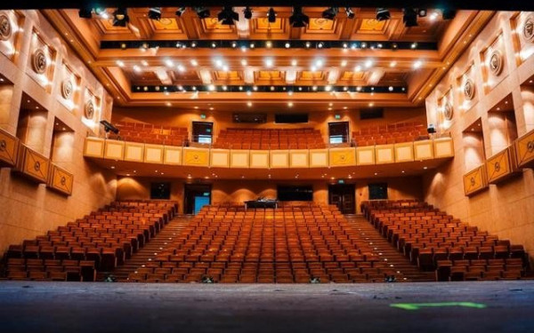 Η ενεργειακή κρίση στην πρώτη σειρά του θεάτρου