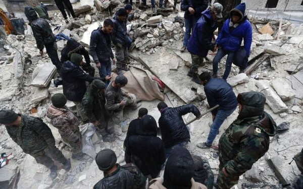 Σεισμοί σε Τουρκία και Συρία: Ο χρόνος εξαντλείται - Εκατοντάδες οι εγκλωβισμένοι στα χαλάσματα 