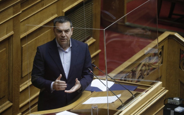 Tσίπρας σε Μητσοτάκη: Aπό την πολλή προστασία είχατε καλωδιωμένους τους Αρχηγούς των Ενόπλων δυνάμεων;