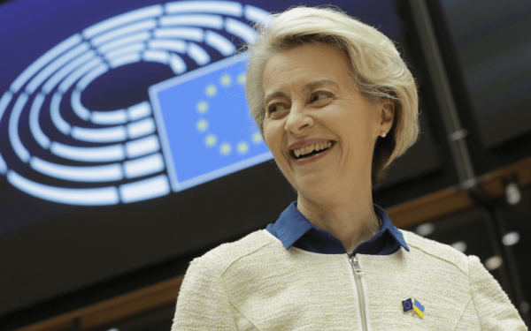 Φον ντερ Λάιεν: Η ΕΕ δεν θα αποδεχθεί ποτέ η Ρωσία να απειλεί την ασφάλειά της