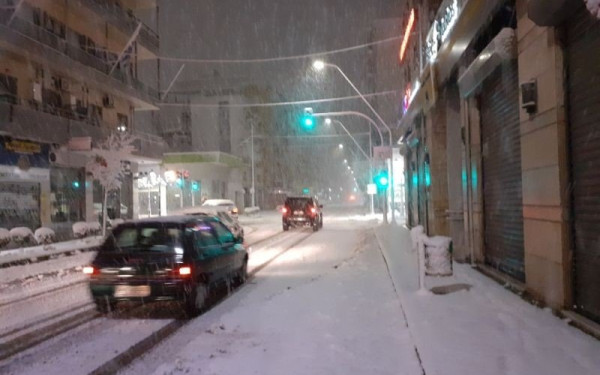 Κακοκαιρία «Μπάρμπαρα»: Σφοδρή χιονόπτωση σε όλη τη Μαγνησία – Κλειστά τα σχολεία