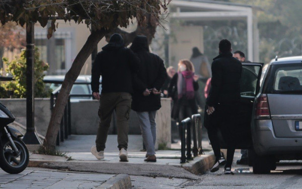 Υπόθεση Κολωνού: Σήμερα οι απολογίες των οκτώ νέων κατηγορουμένων σεξουαλικής κακοποίησης της 12χρονης (βίντεο)