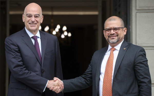 Συμφωνία συμμετοχής της Ελλάδας στο SICA, με καθεστώς παρατηρητή, υπέγραψε ο Ν. Δένδιας	