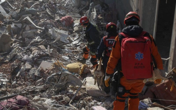 Σεισμός στην Τουρκία: Διασώστες έβγαλαν ζωντανούς από τα συντρίμμια τρεις ανθρώπους, 9 ημέρες μετά τον σεισμό (βίντεο, φωτ.)