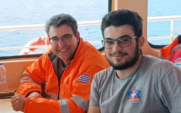 Πατέρας και γιος έσωσαν ζωές στα χαλάσματα των φονικών σεισμών στην Τουρκία (φωτ.)