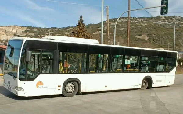 Θεσσαλονίκη: Αστικό λεωφορείο του ΚΤΕΛ κυκλοφορούσε χωρίς τον έναν τροχό
